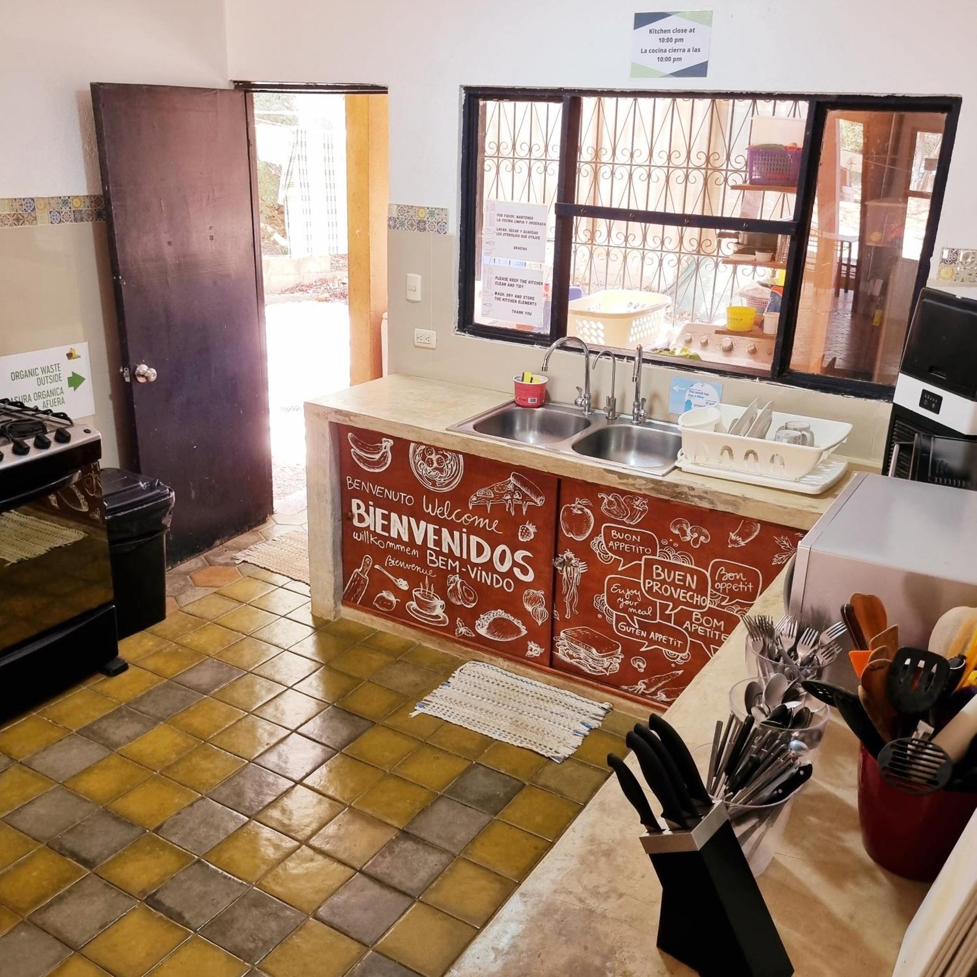 Casa Pura Vida Surf Hostel - Tamarindo Costa Rica Екстериор снимка
