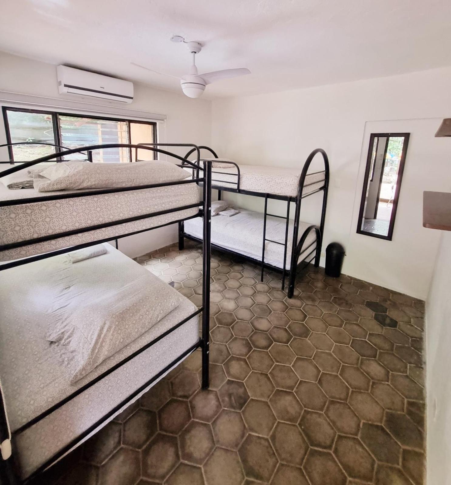 Casa Pura Vida Surf Hostel - Tamarindo Costa Rica Екстериор снимка